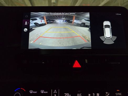 Certified 2025 Kia Sportage EX image 32