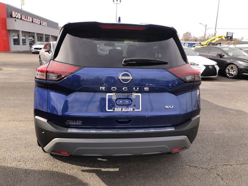 Used 2023 Nissan Rogue SV w/ SV Premium B Package image 11