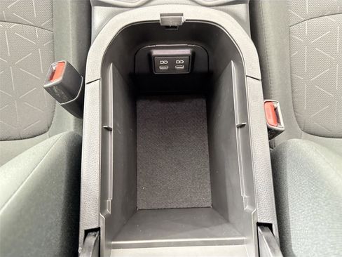 Used 2024 Toyota RAV4 Hybrid Woodland image 35