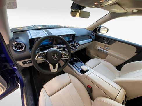 Used 2022 Mercedes-Benz GLB 250 4MATIC image 17