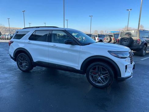 New 2026 Ford Explorer ST-Line w/ ST-Line Street Pack image 6