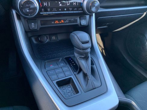 Used 2025 Toyota RAV4 XLE image 43