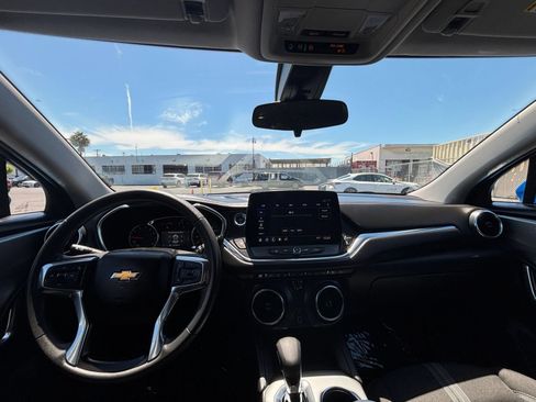 Used 2025 Chevrolet Blazer LT FWD image 34