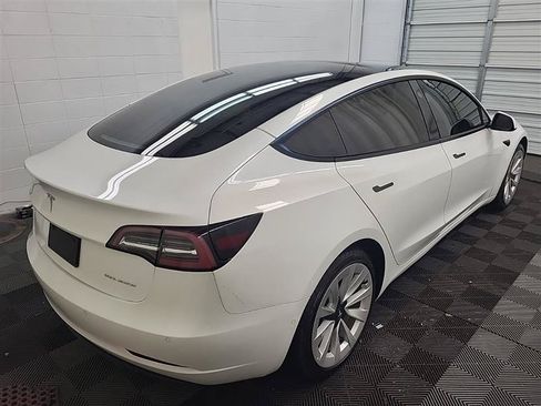 Used 2022 Tesla Model 3 Long Range AWD/4WD image 4
