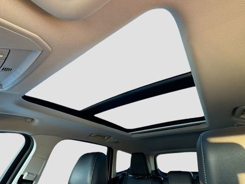 Used 2016 Ford Escape Titanium image 23