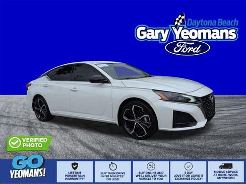 Used 2025 Nissan Altima 2.5 SR w/ SR Premium Package image 1