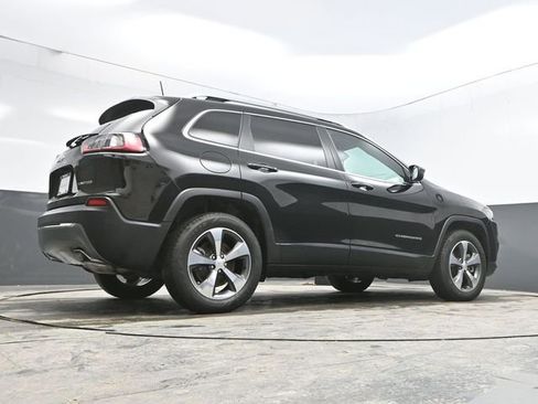 Used 2019 Jeep Cherokee Limited image 32