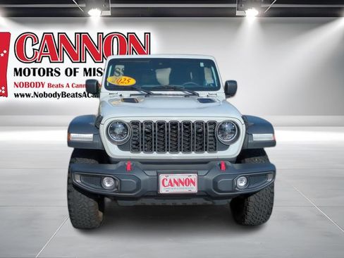 Used 2025 Jeep Wrangler Unlimited Rubicon AWD/4WD image 2