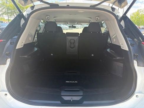 Used 2018 Nissan Rogue SV w/ Premium Package AWD/4WD image 17
