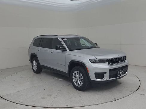 New 2025 Jeep Grand Cherokee L Laredo image 3