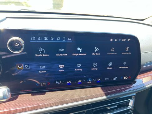 Used 2025 Chevrolet Traverse Z71 AWD/4WD image 20