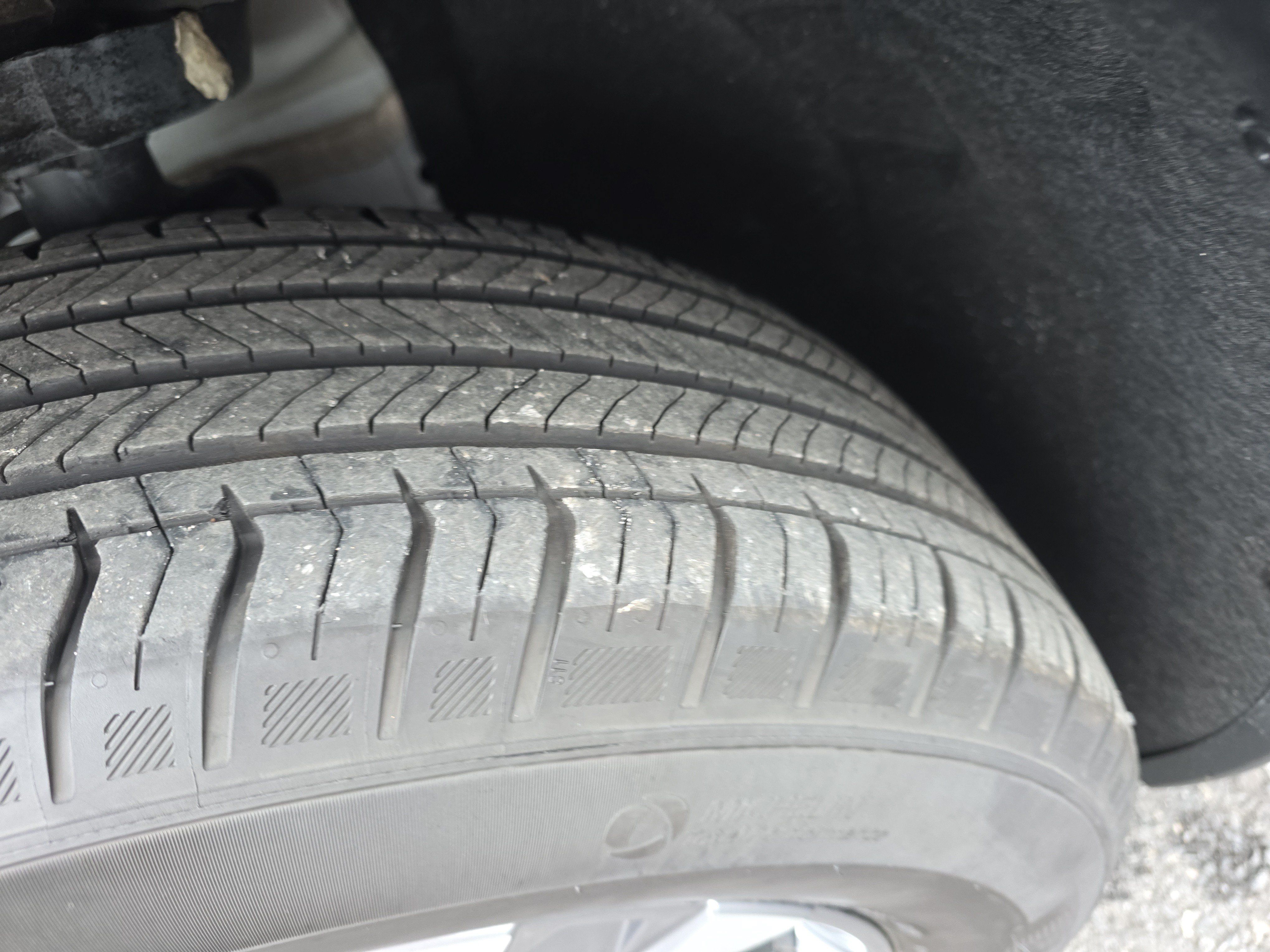 Used 2026 Chevrolet Equinox LT AWD/4WD image 11