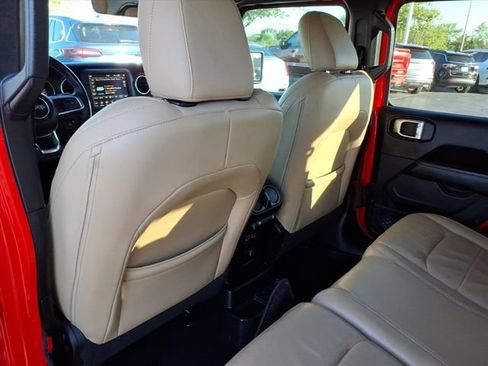 Used 2018 Jeep Wrangler Unlimited Sahara AWD/4WD image 16