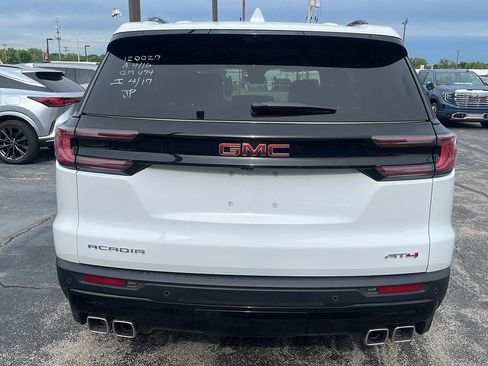 Used 2026 GMC Acadia AT4 w/ Luxury Package AWD/4WD image 6