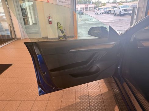 Used 2023 Tesla Model 3 Standard Range RWD image 11