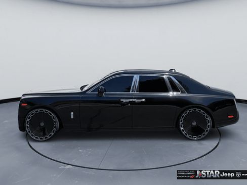 Used 2022 Rolls-Royce Phantom Sedan RWD image 8