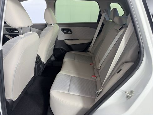 Used 2023 Nissan Rogue SV AWD/4WD image 7