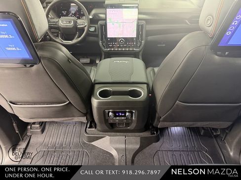 Used 2025 GMC Yukon AT4 w/ AT4 Premium Plus Package AWD/4WD image 40