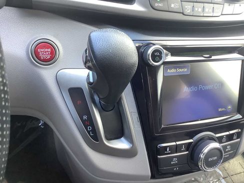 Used 2016 Honda Odyssey SE image 17