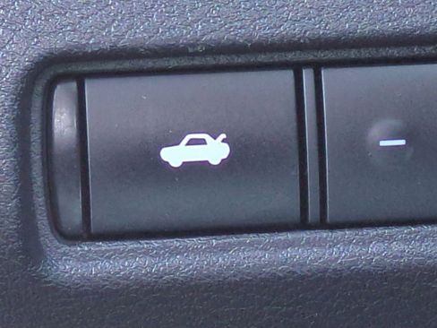 Used 2025 Nissan Altima 2.5 SV FWD image 30