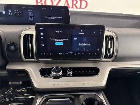 New 2025 Ford Expedition Active image 11