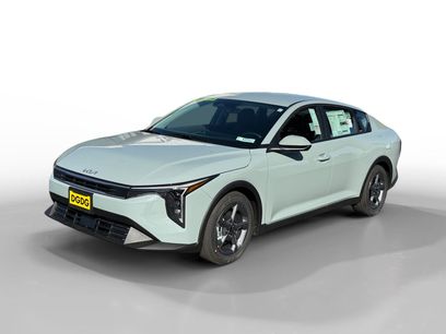 New 2025 Kia K4 LXS