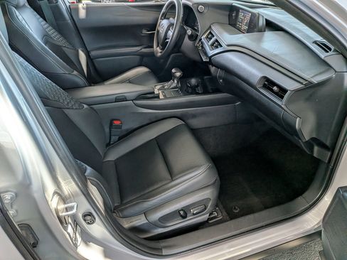 Used 2020 Lexus UX 200 w/ Accessory Package FWD image 34