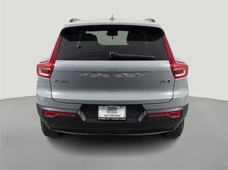Used 2024 Volvo XC40 B5 Ultimate w/ Protection Package Premier video 3