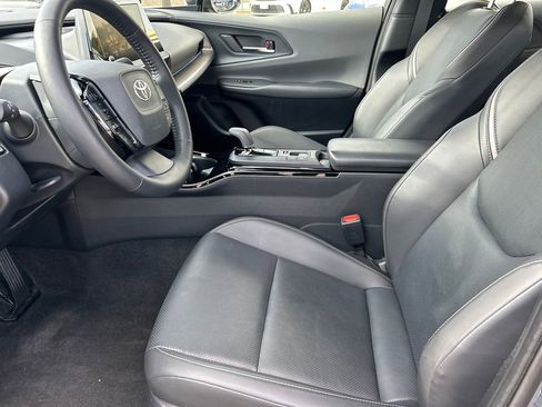 Used 2025 Toyota Prius XLE image 11
