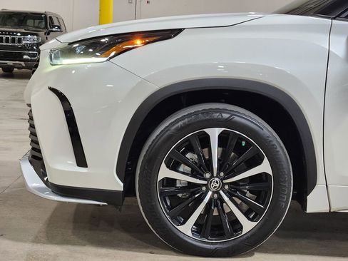 Used 2021 Toyota Highlander XSE image 5