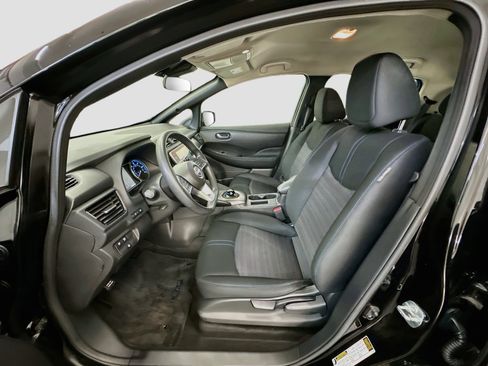 Used 2025 Nissan Leaf S FWD image 13