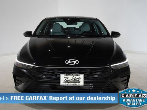 Used 2025 Hyundai Elantra Limited FWD image 3
