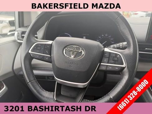 Used 2021 Toyota Sienna XLE image 22