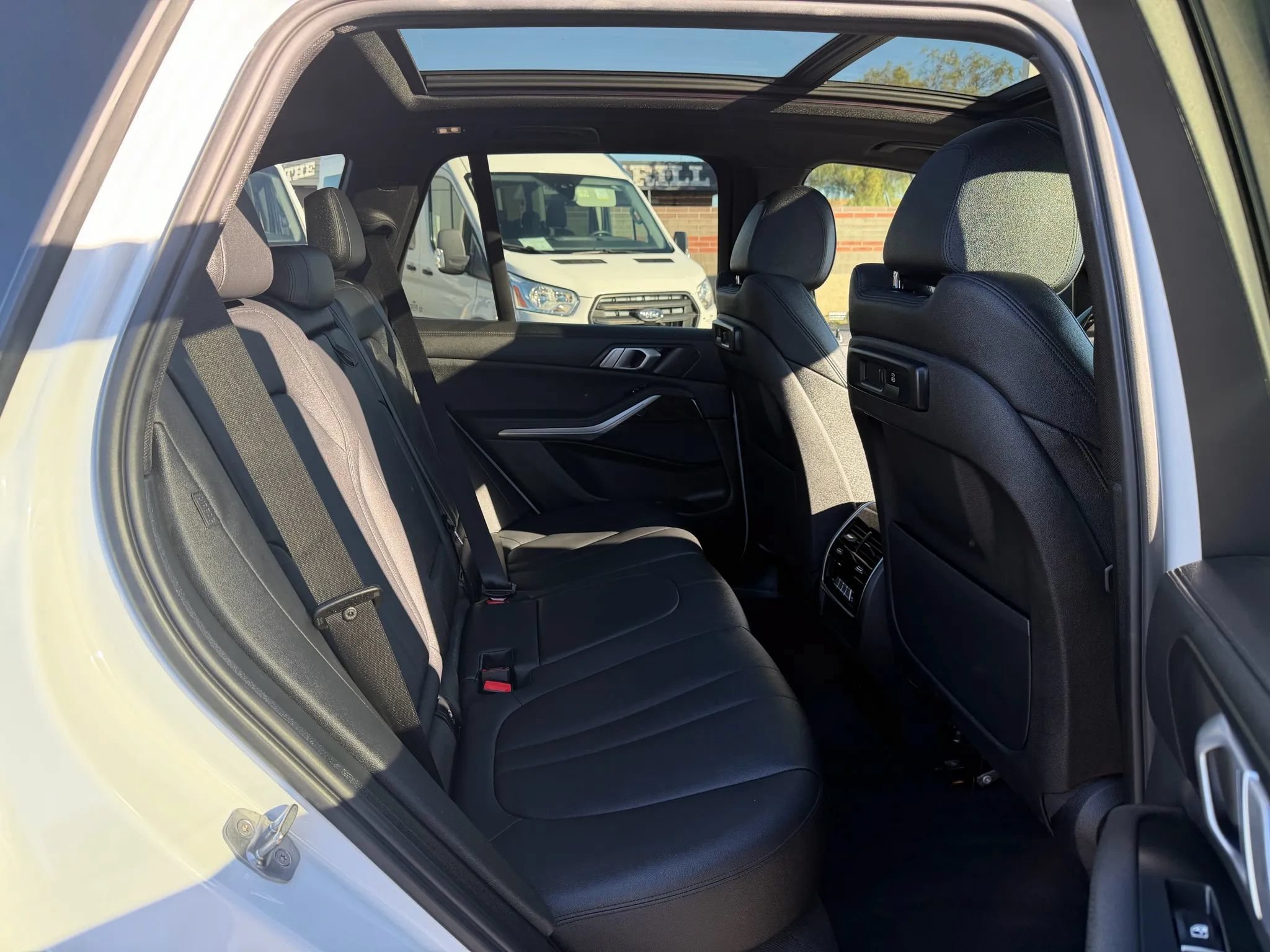 Used 2020 BMW X5 sDrive40i w/ Convenience Package RWD image 16