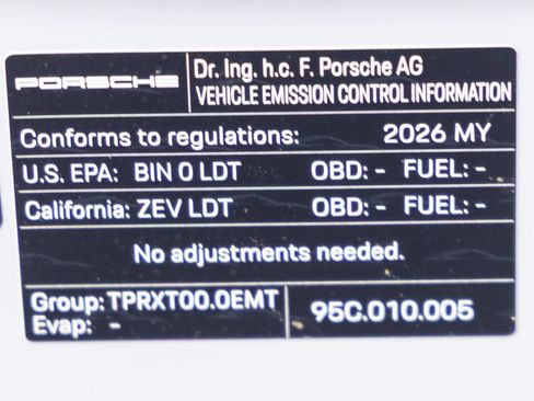 Certified 2026 Porsche Macan 4 Electric AWD/4WD image 37