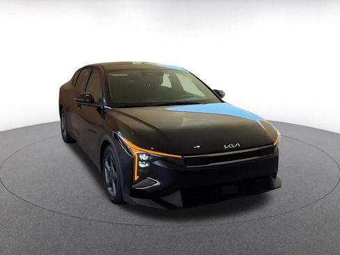 Used 2025 Kia K4 FWD image 8