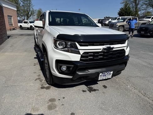 Used 2022 Chevrolet Colorado LT w/ Luxury Package AWD/4WD image 3