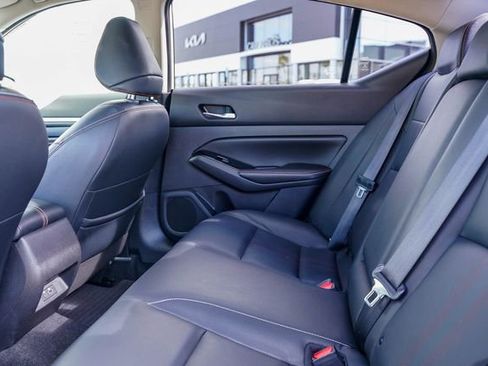 Used 2023 Nissan Altima 2.5 SR w/ SR Premium Package image 19