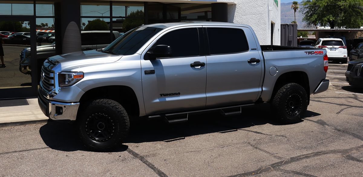 Used 2018 Toyota Tundra Limited w/ Limited Premium Package AWD/4WD image 4