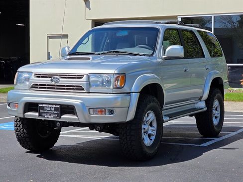 Used 2001 Toyota 4Runner SR5 AWD/4WD image 1