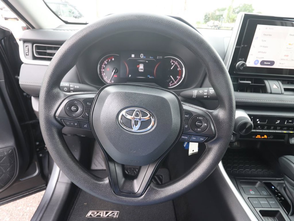 Used 2025 Toyota RAV4 LE FWD image 17