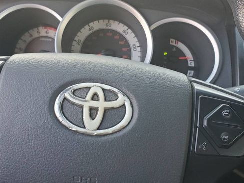 Used 2015 Toyota Tacoma 2WD Access Cab image 15