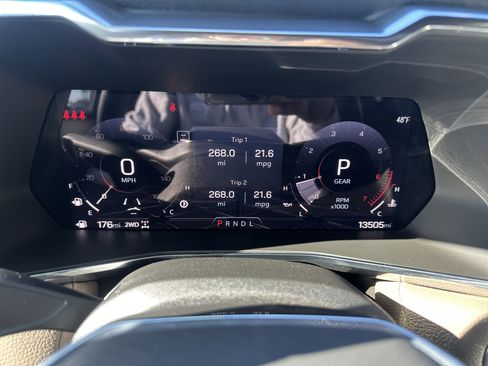 Used 2024 GMC Canyon Denali image 16