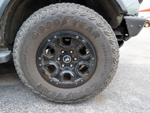 Used 2023 Ford Bronco Wildtrak image 15