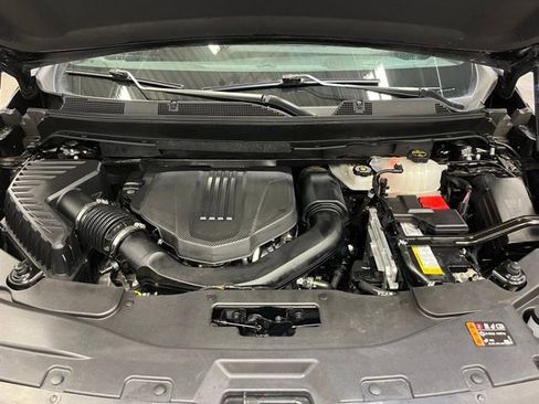 Used 2025 Chevrolet Traverse LT image 28