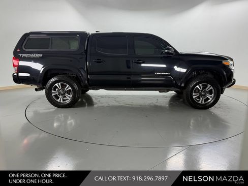 Used 2016 Toyota Tacoma TRD Sport w/ Towing Package AWD/4WD image 5