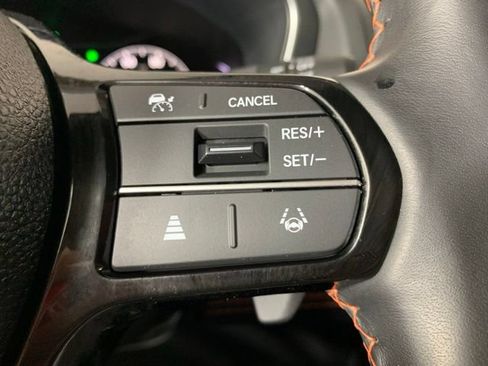 Used 2025 Honda Pilot Sport image 32