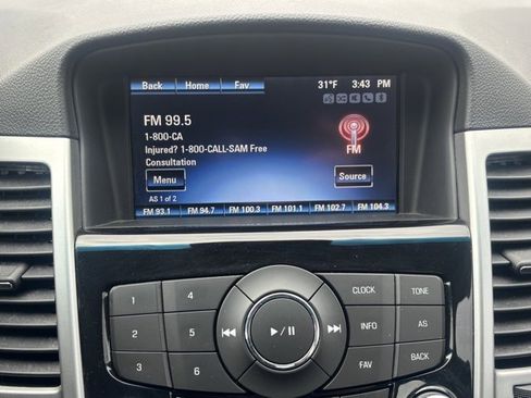 Used 2015 Chevrolet Cruze LT image 25