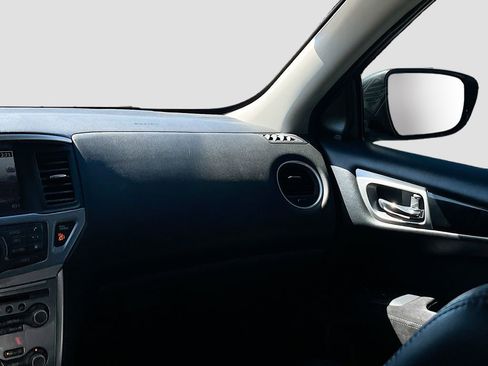 Used 2020 Nissan Pathfinder SL image 23