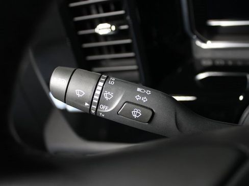 Used 2025 Chevrolet Silverado 1500 LT image 16